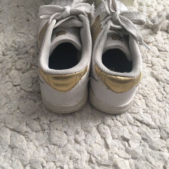 Sold in mystery bundle- Girls K-Swiss Sneakers - Picture 3 of 4